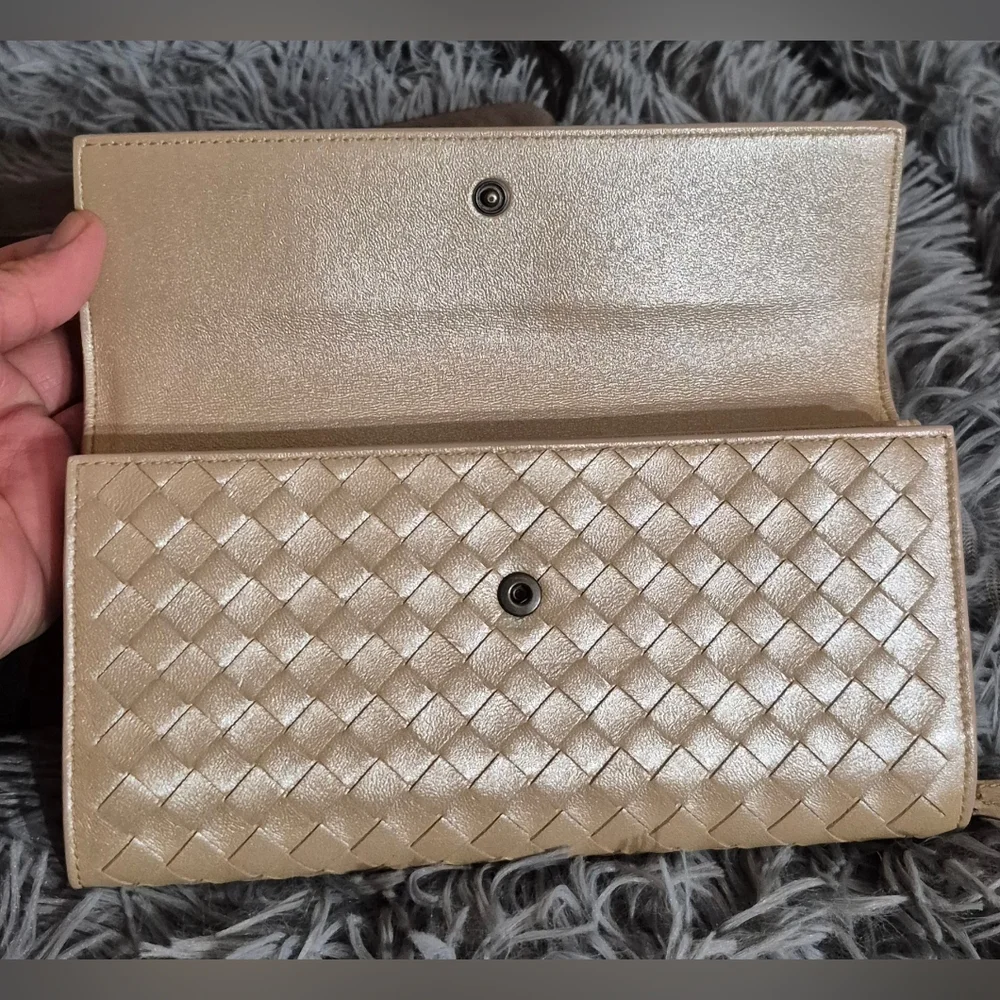 Bottega Veneta Cream shiny golden color long wallet - Picture 13 of 15